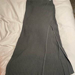 Aritzia sage midi skirt with slit